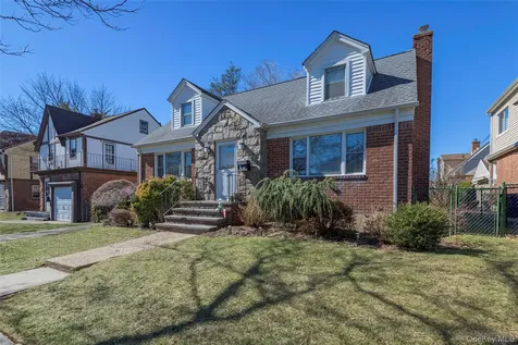 8610 250th Street Bellerose NY 11426