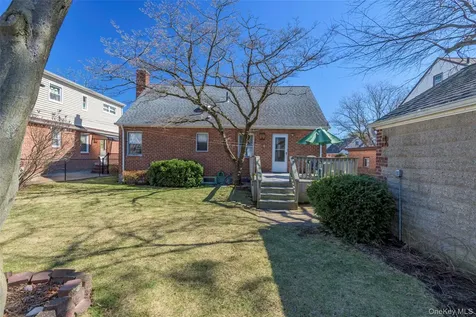 8610 250th Street Bellerose NY 11426