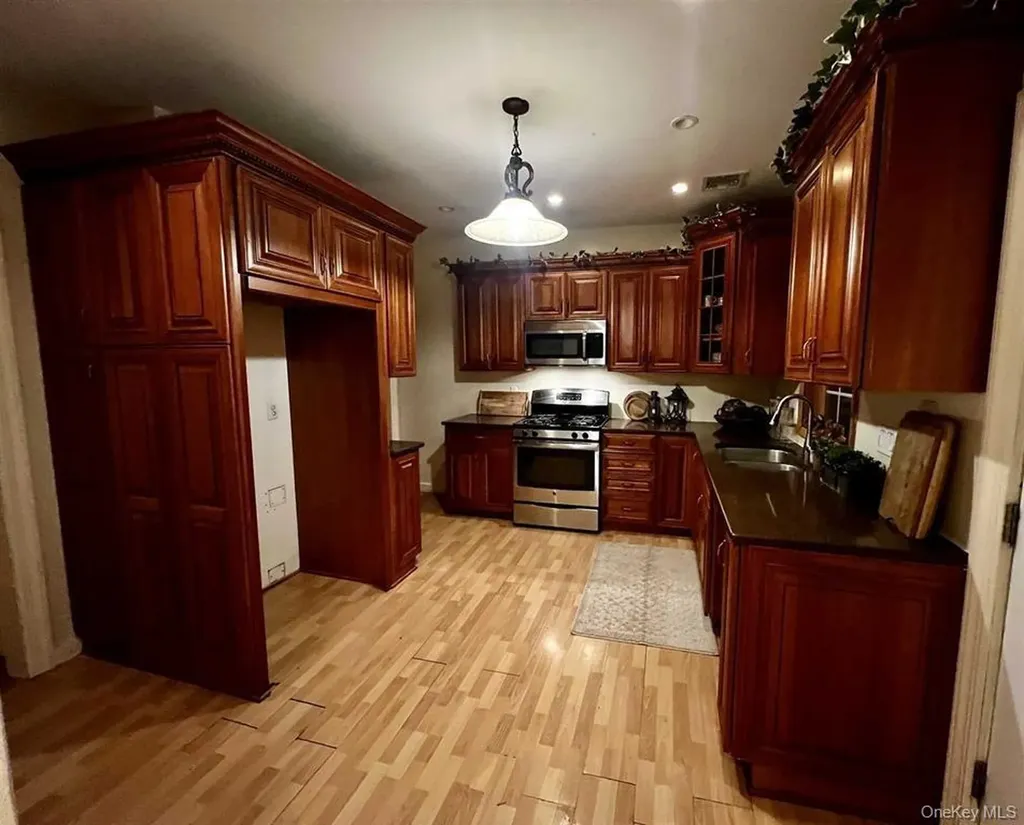 665 State Route 32 Highland Mills NY 10930