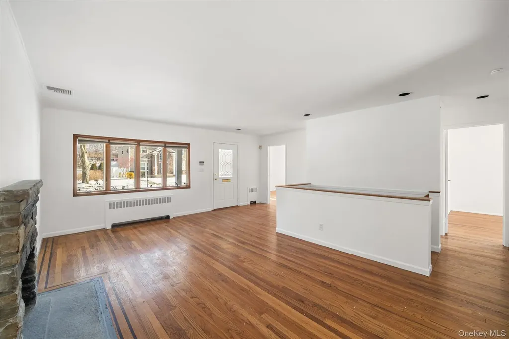 24 Elderberry Road Syosset NY 11791