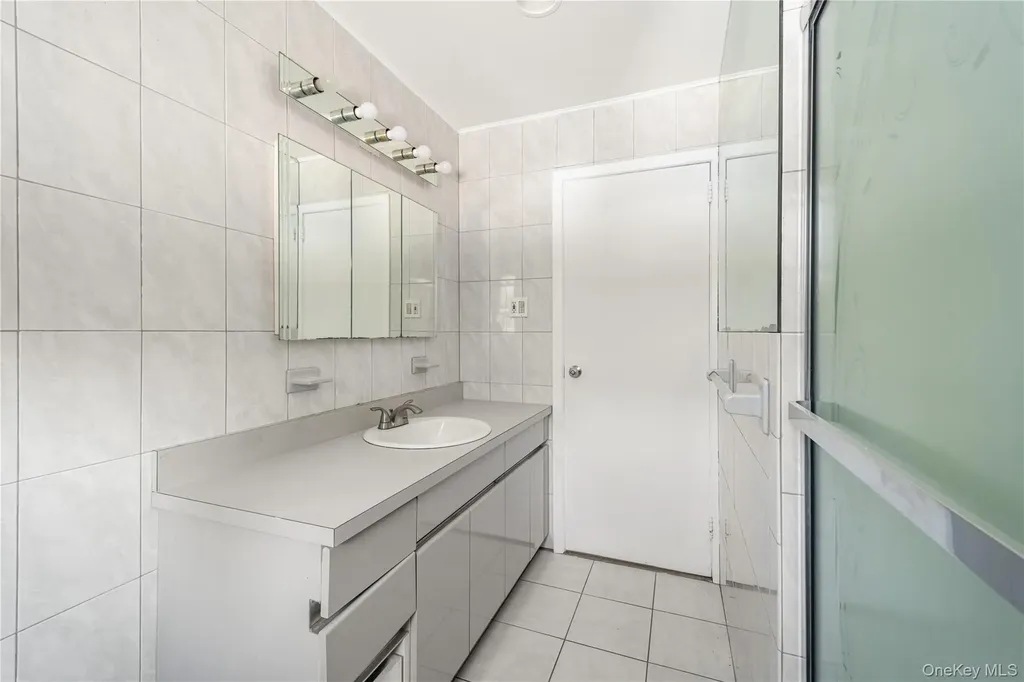 24 Elderberry Road Syosset NY 11791