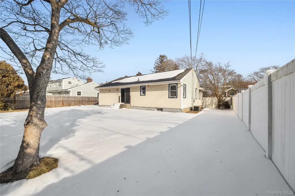 24 Elderberry Road Syosset NY 11791