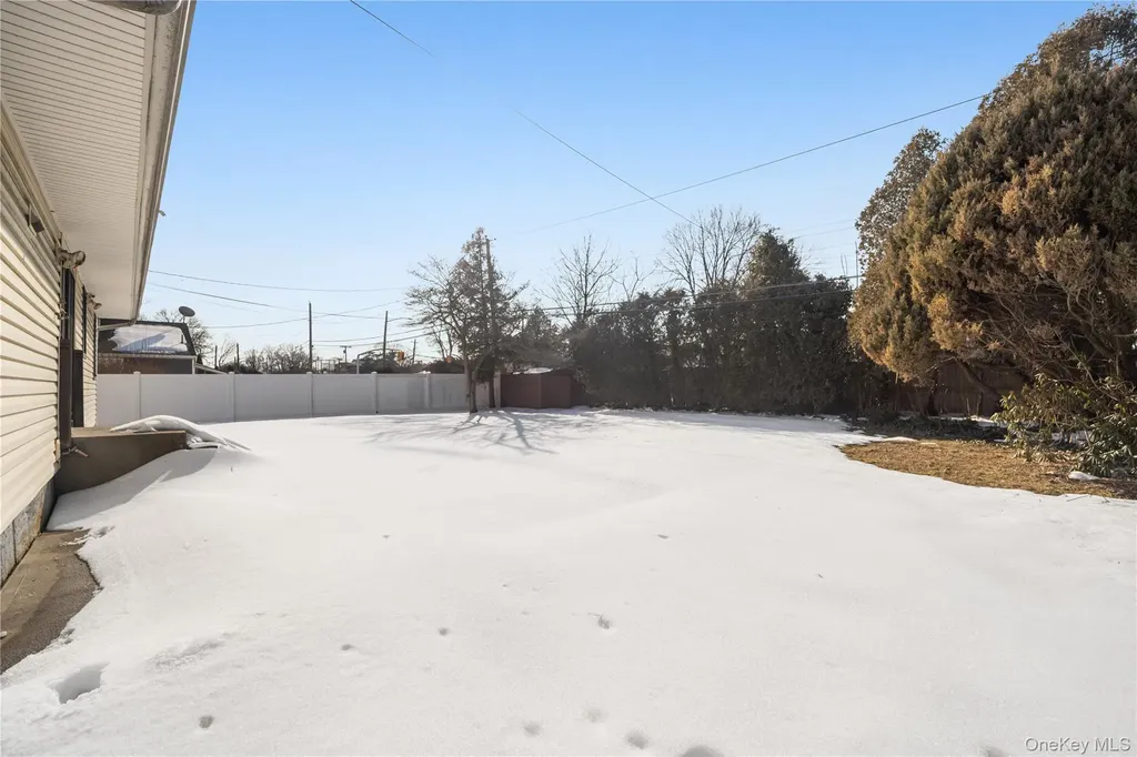 24 Elderberry Road Syosset NY 11791