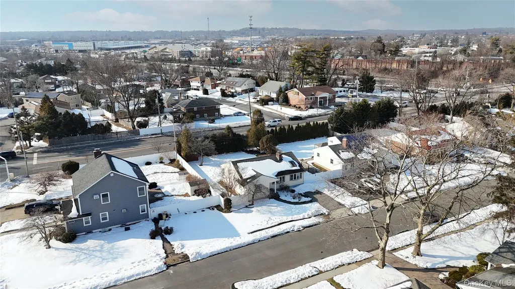 24 Elderberry Road Syosset NY 11791