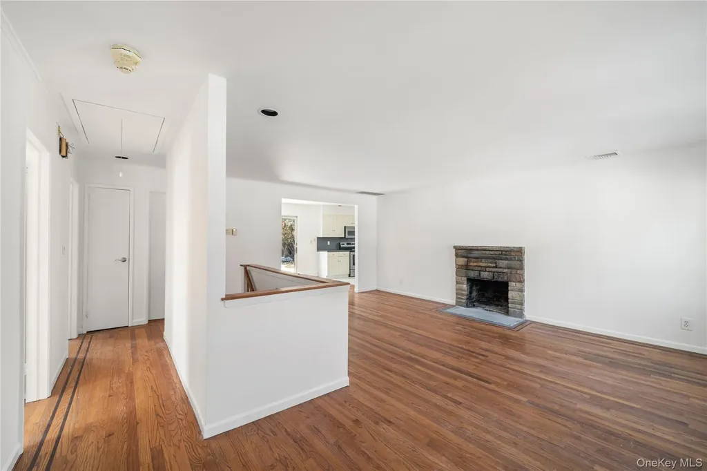 24 Elderberry Road Syosset NY 11791