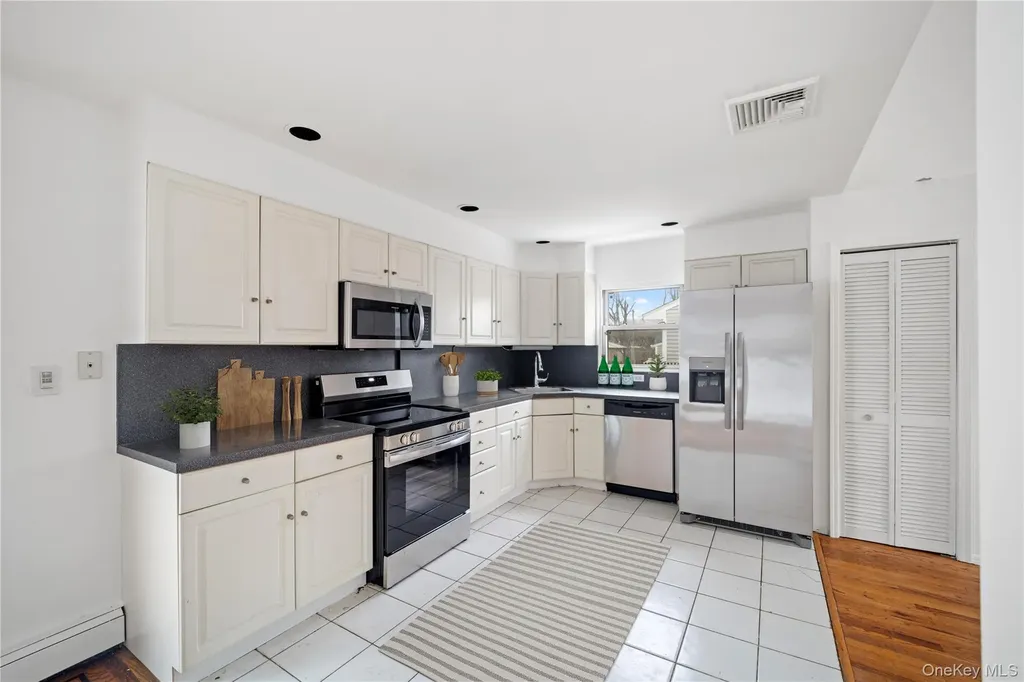 24 Elderberry Road Syosset NY 11791