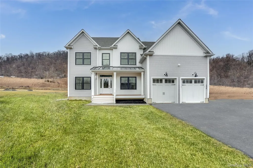 991 Freedom Road Pleasant Valley NY 12569