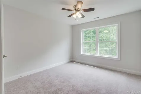 991 Freedom Road Pleasant Valley NY 12569