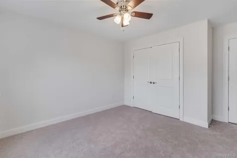 991 Freedom Road Pleasant Valley NY 12569