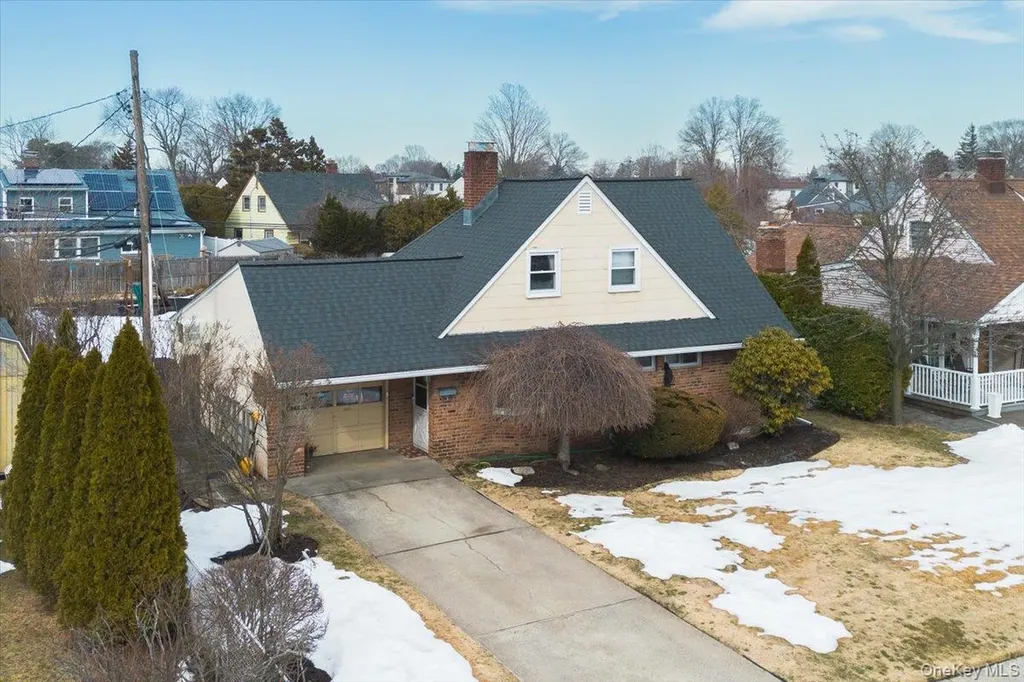 7 Constable Lane Levittown NY 11756