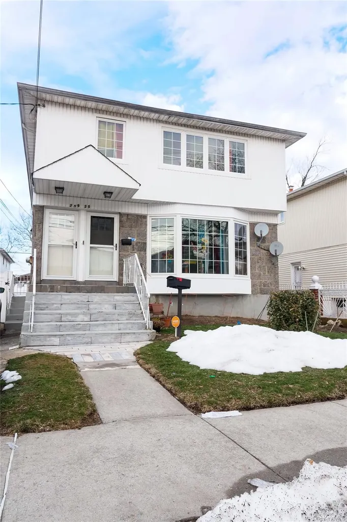 259-35 149th Road Jamaica NY 11422