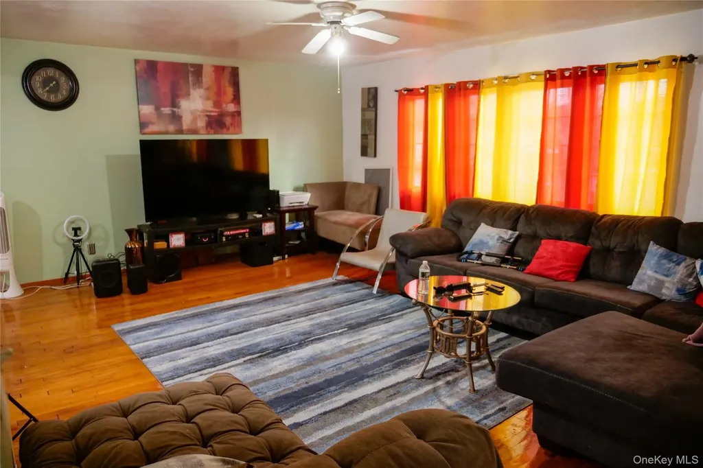 259-35 149th Road Jamaica NY 11422
