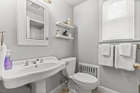 428 Chestnut Avenue Mamaroneck NY 10543