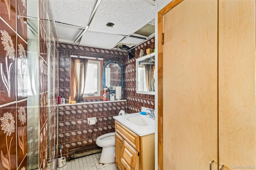 15 Walnut Street Centereach NY 11720