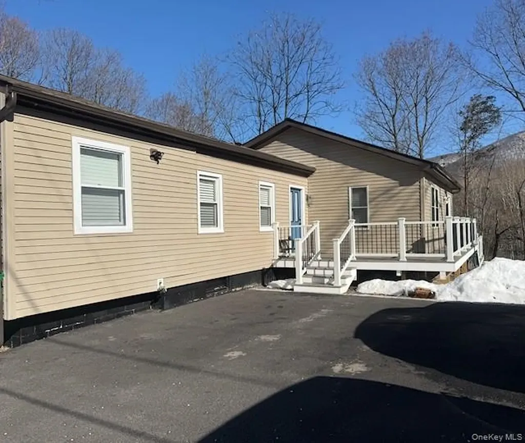 42 Wesley Avenue Beacon NY 12508