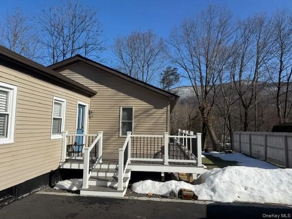 42 Wesley Avenue Beacon NY 12508