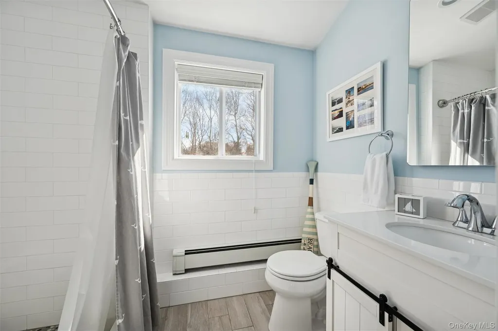 4 Stuart Court Hampton Bays NY 11946