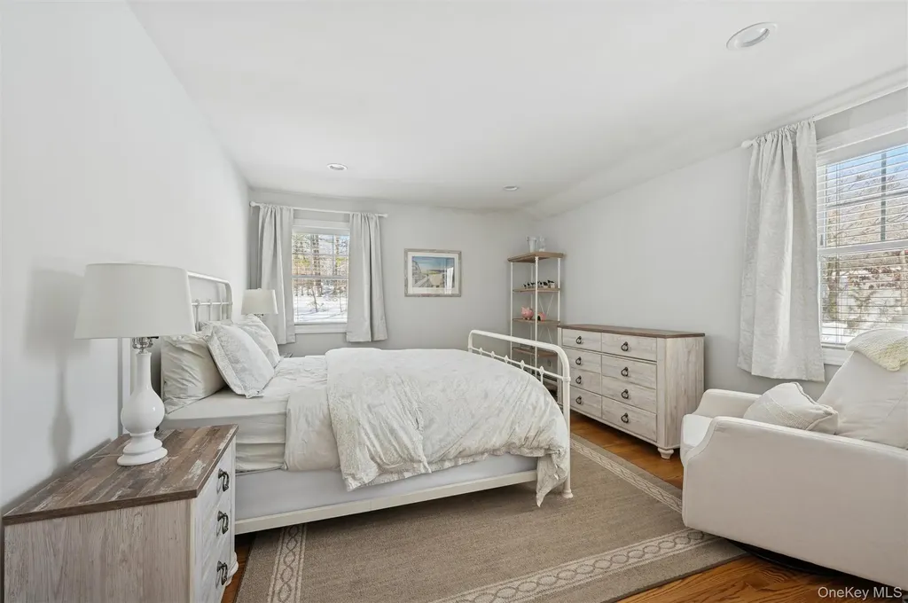 4 Stuart Court Hampton Bays NY 11946