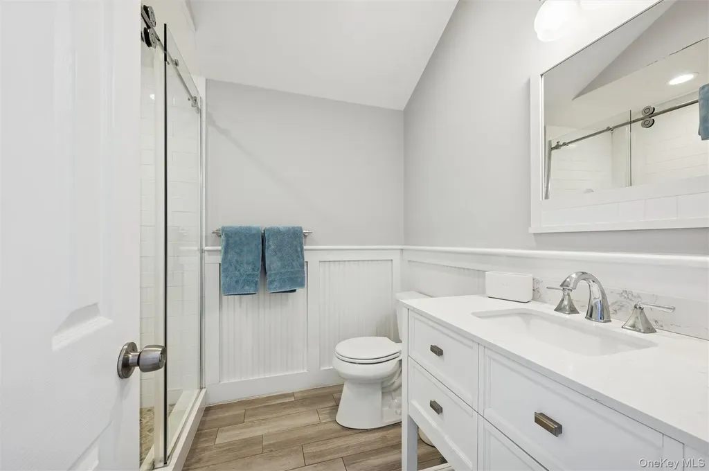 4 Stuart Court Hampton Bays NY 11946