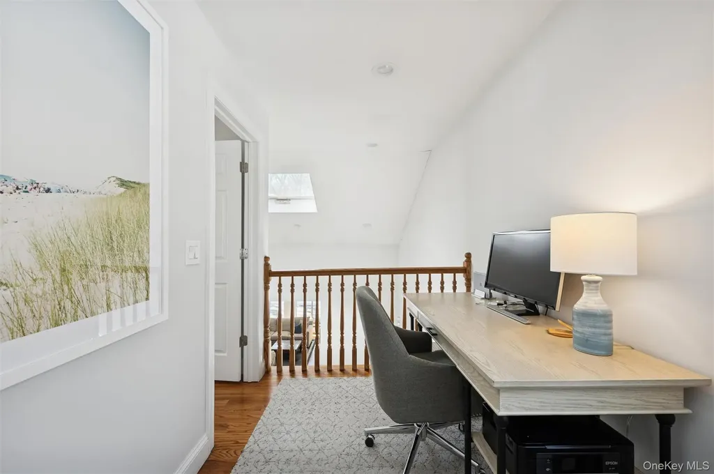 4 Stuart Court Hampton Bays NY 11946