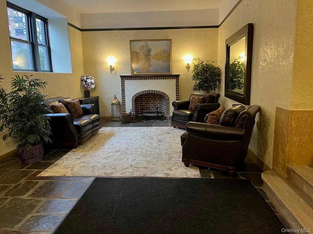 36 Pondfield Road W Bronxville NY 10708