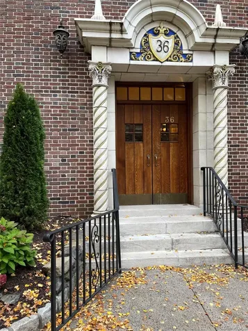 36 Pondfield Road W Bronxville NY 10708