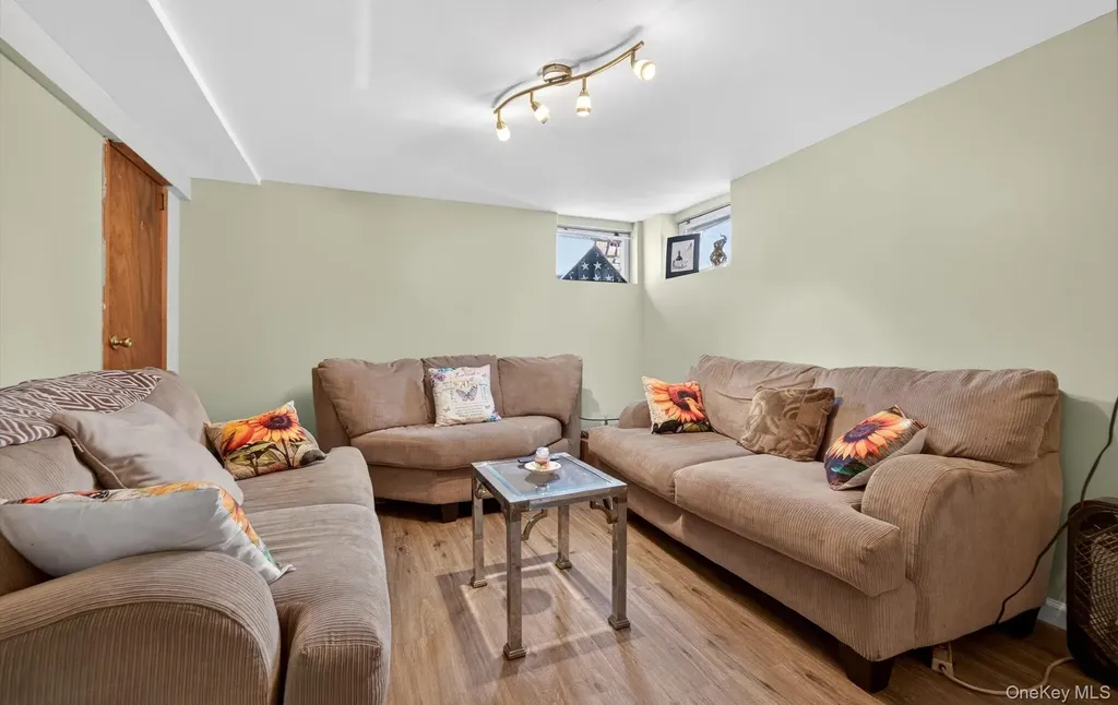 525 Keller Avenue Elmont NY 11003