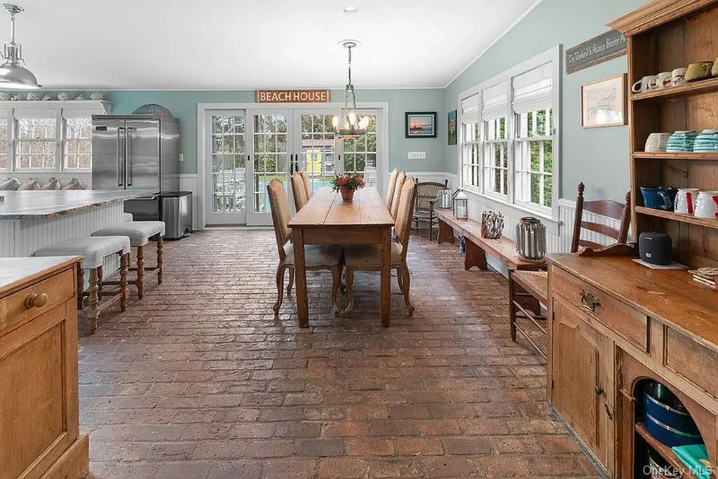 80 Route 114 East Hampton NY 11937