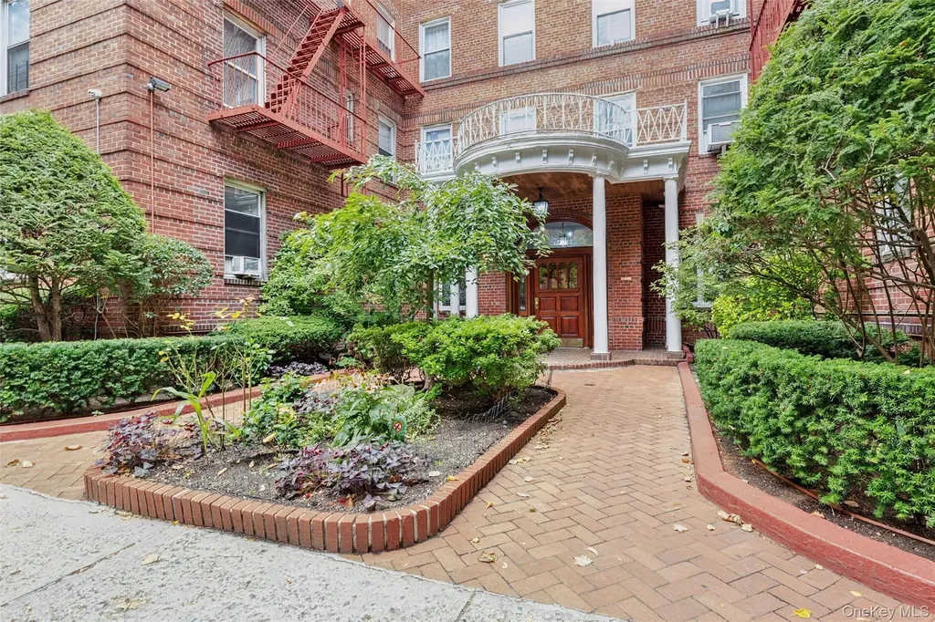 111-39 76th Road Forest Hills NY 11375