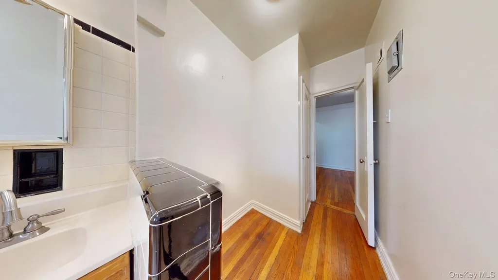 111-39 76th Road Forest Hills NY 11375