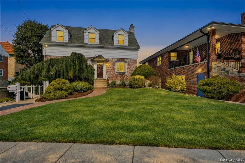 3343 Agar Place Bronx NY 10465