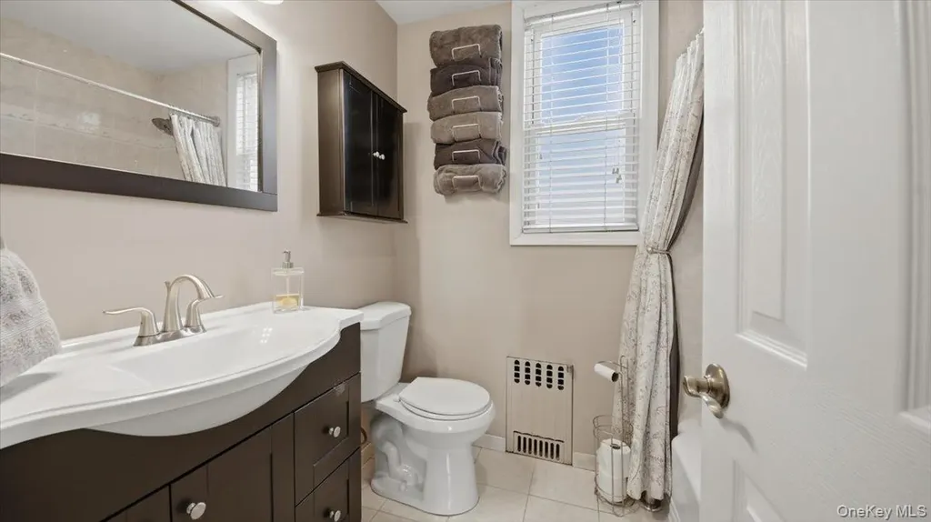 3343 Agar Place Bronx NY 10465