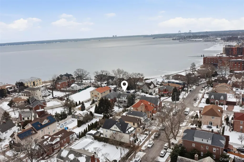 3343 Agar Place Bronx NY 10465