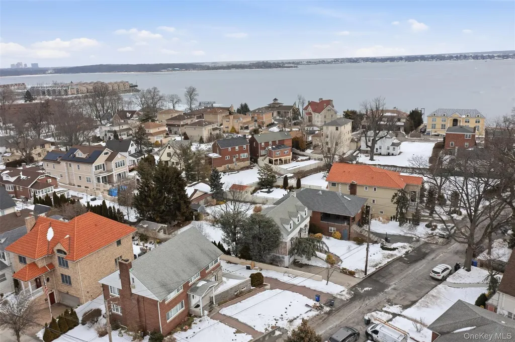 3343 Agar Place Bronx NY 10465
