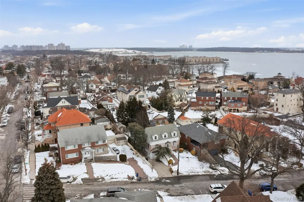 3343 Agar Place Bronx NY 10465