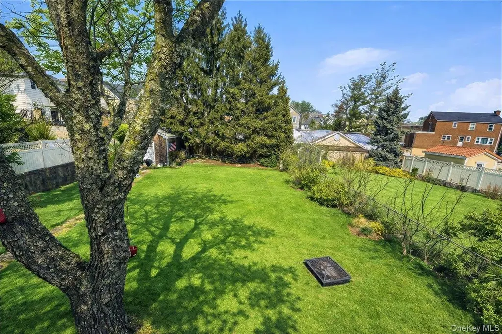 3343 Agar Place Bronx NY 10465