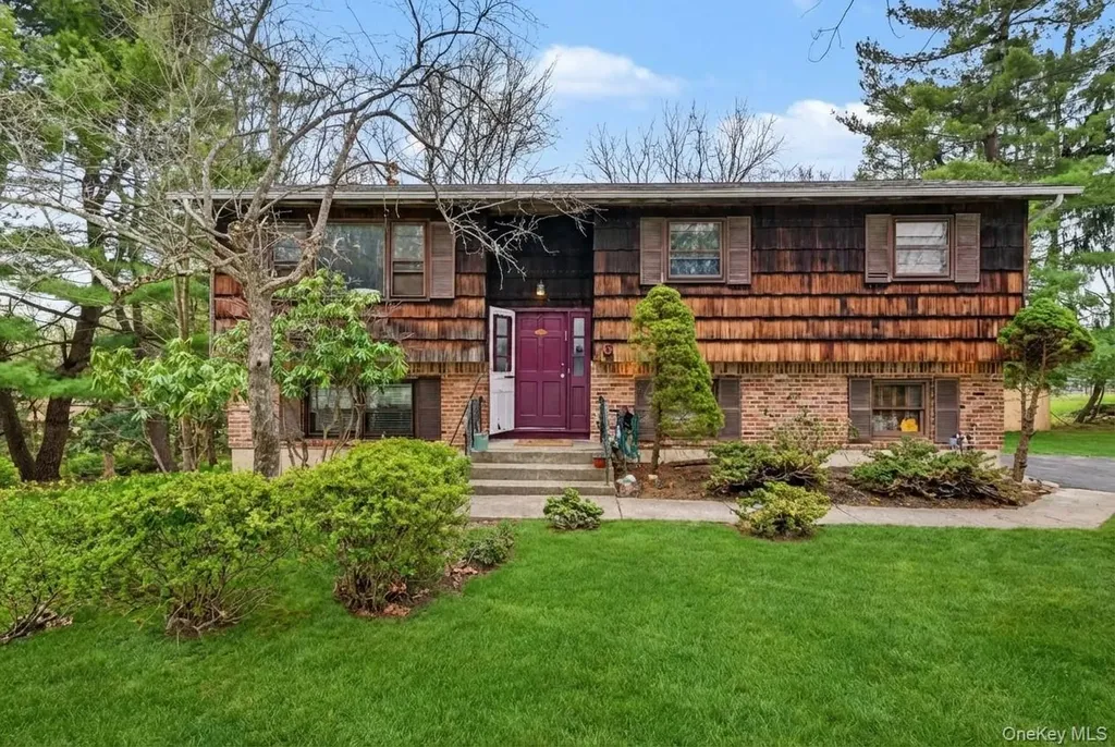 6 Kakiat Lane Spring Valley NY 10977