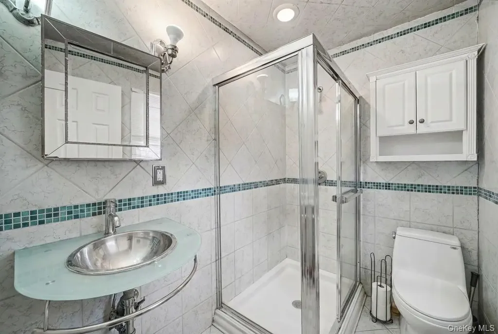 6 Kakiat Lane Spring Valley NY 10977