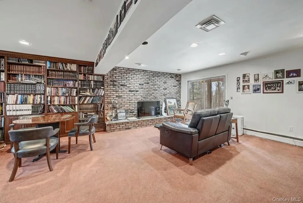 6 Kakiat Lane Spring Valley NY 10977