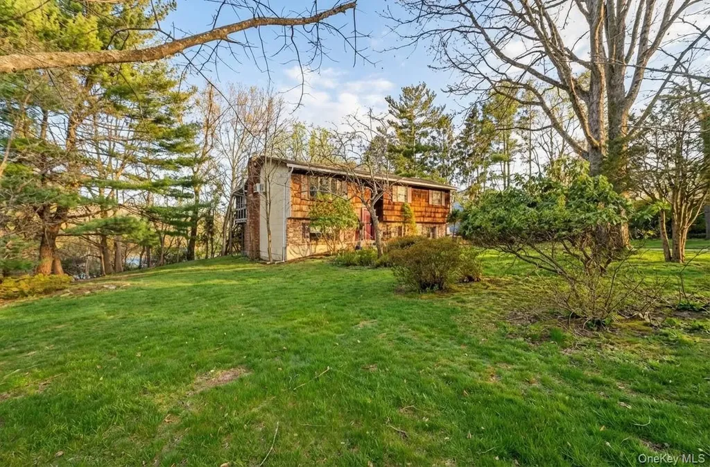 6 Kakiat Lane Spring Valley NY 10977