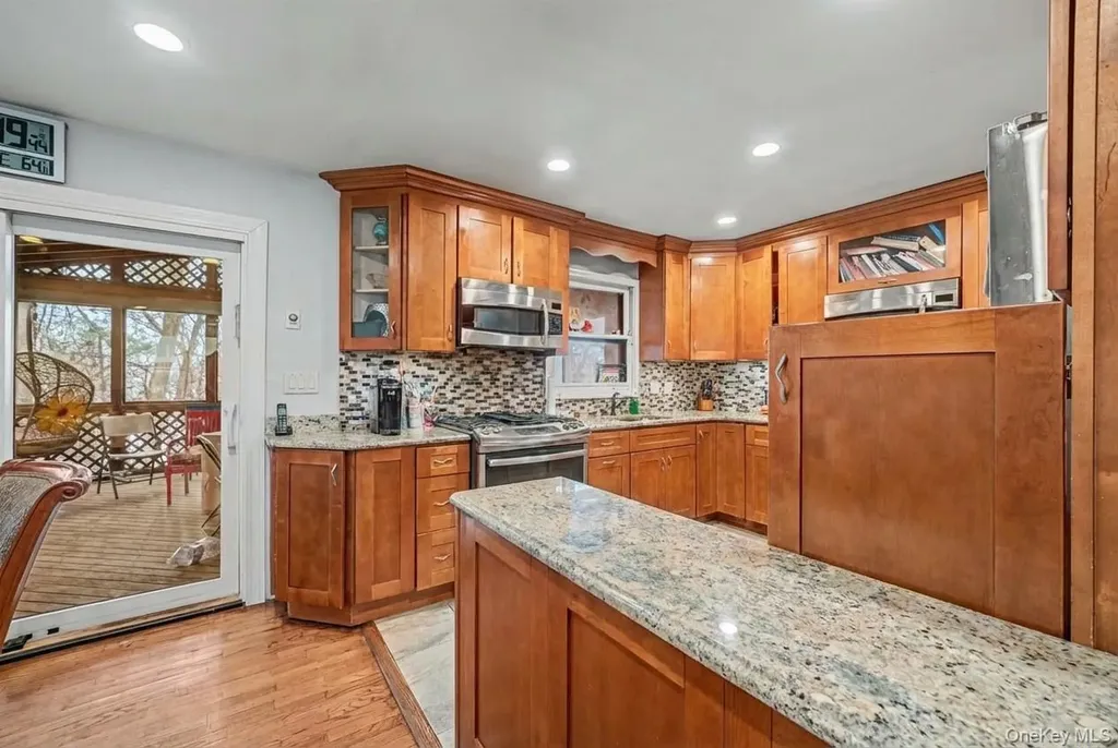 6 Kakiat Lane Spring Valley NY 10977