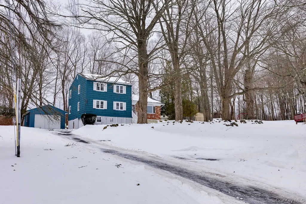 18 Steiner Drive Mahopac NY 10541
