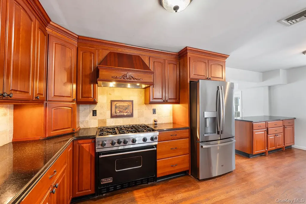 18 Steiner Drive Mahopac NY 10541
