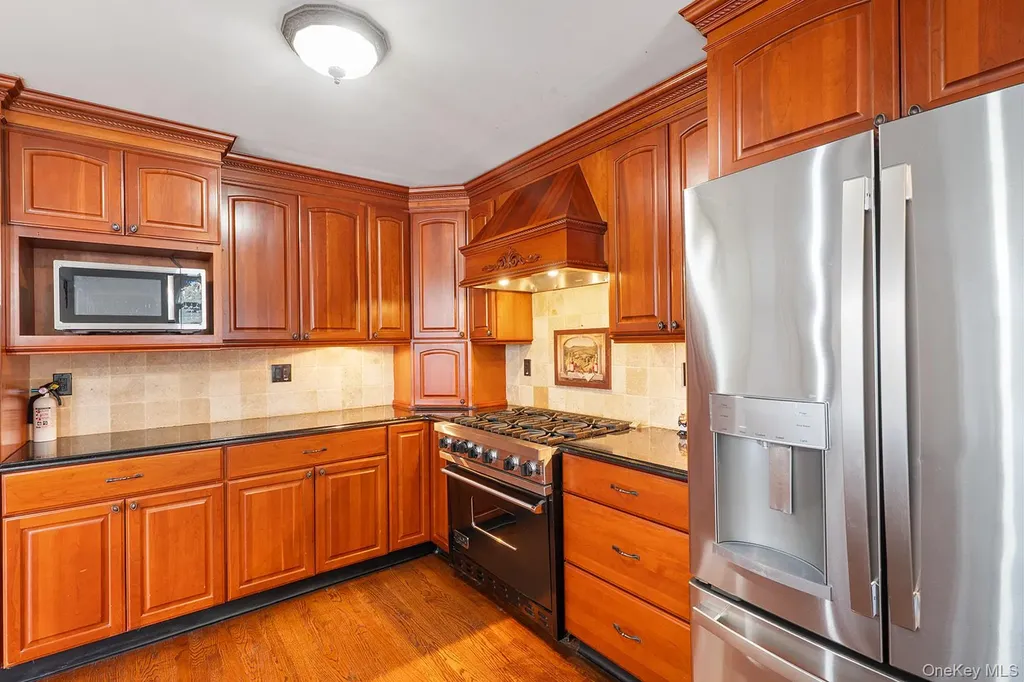 18 Steiner Drive Mahopac NY 10541