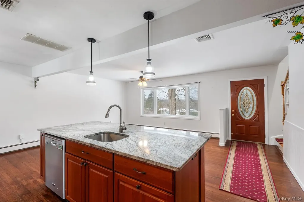 18 Steiner Drive Mahopac NY 10541