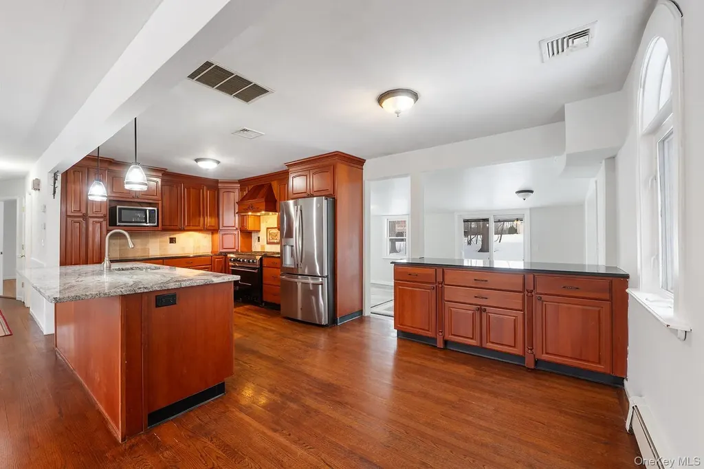 18 Steiner Drive Mahopac NY 10541