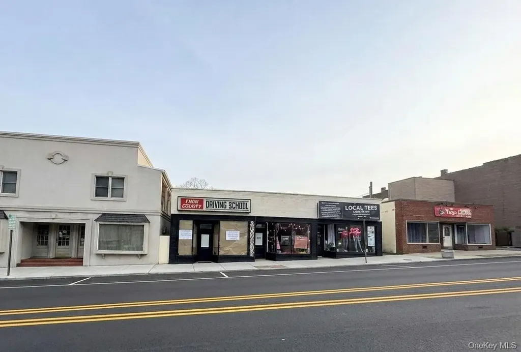 30 Vernon Valley Road East Northport NY 11731