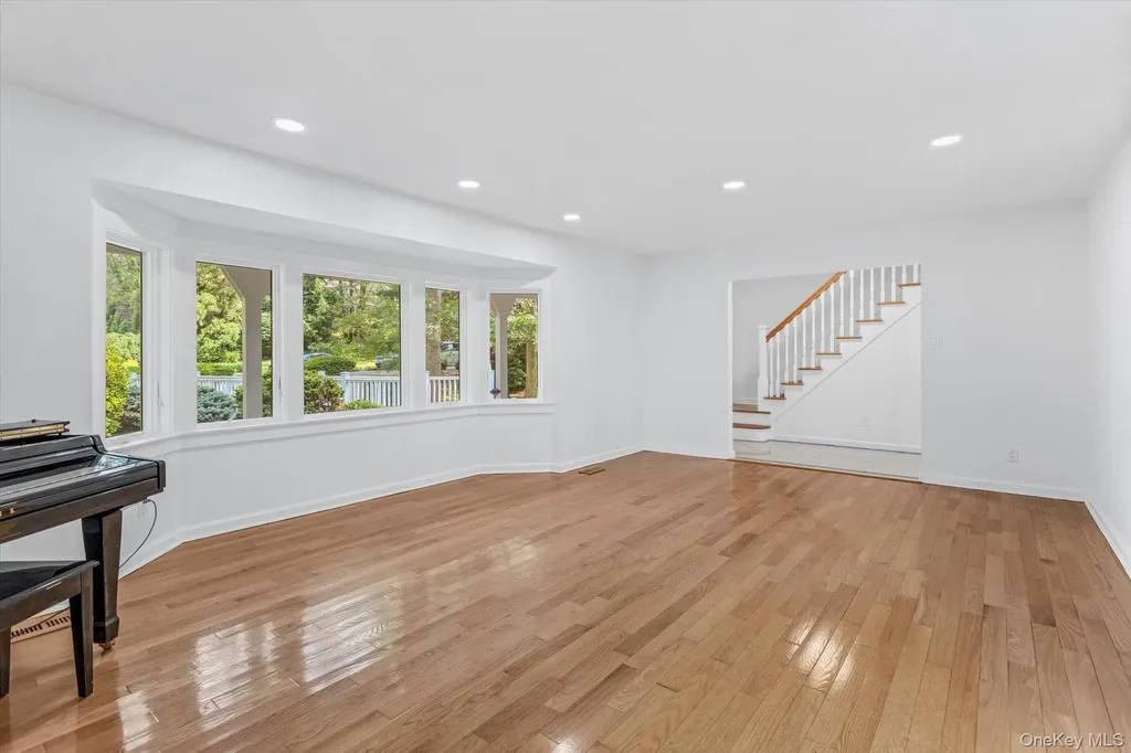 2 Westbourne Lane Melville NY 11747