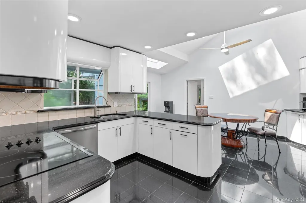 2 Westbourne Lane Melville NY 11747