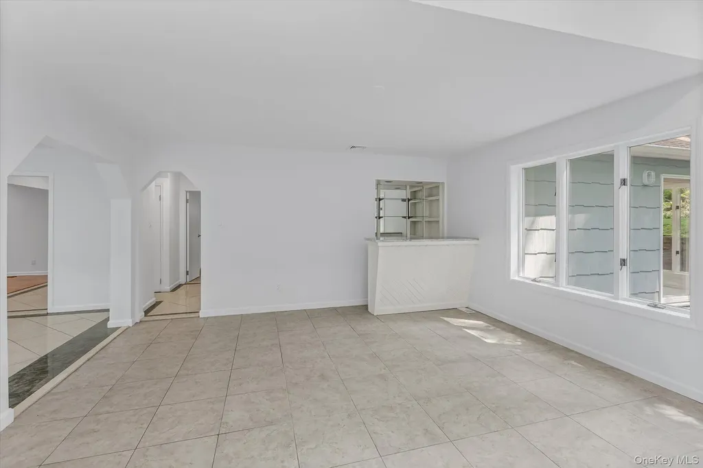 2 Westbourne Lane Melville NY 11747